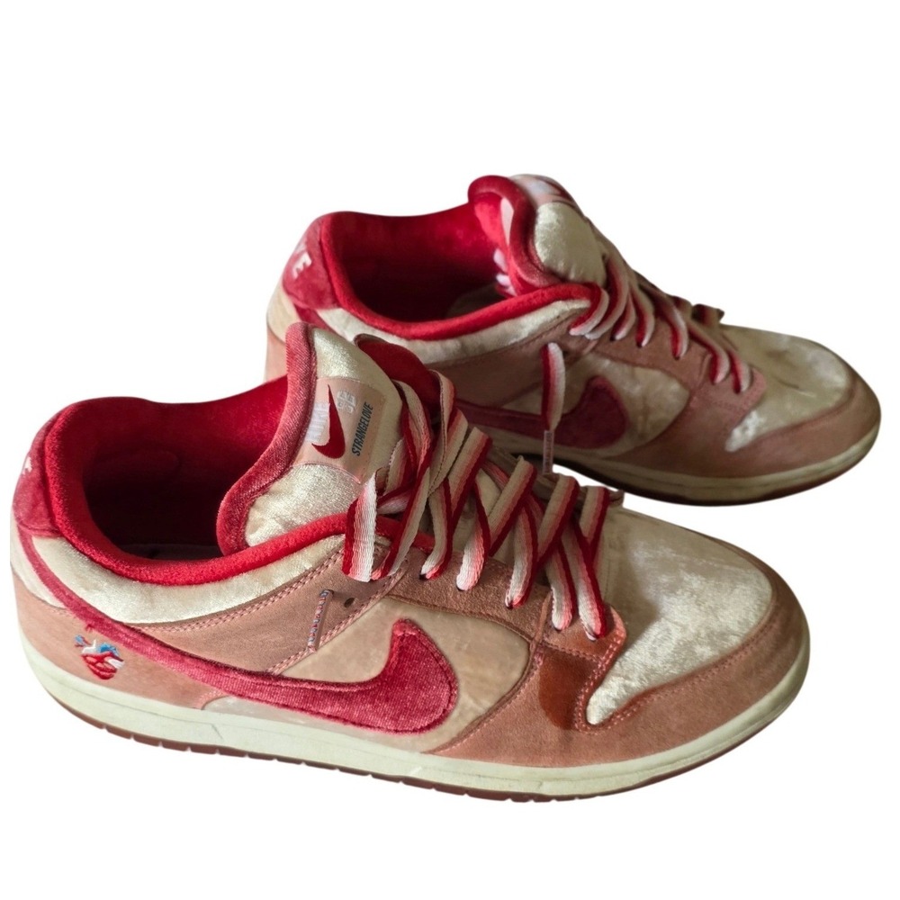 Nike Women's SB Dunk Low x StrangeLove Skateboards Sneakers 10 Streetwear 2020